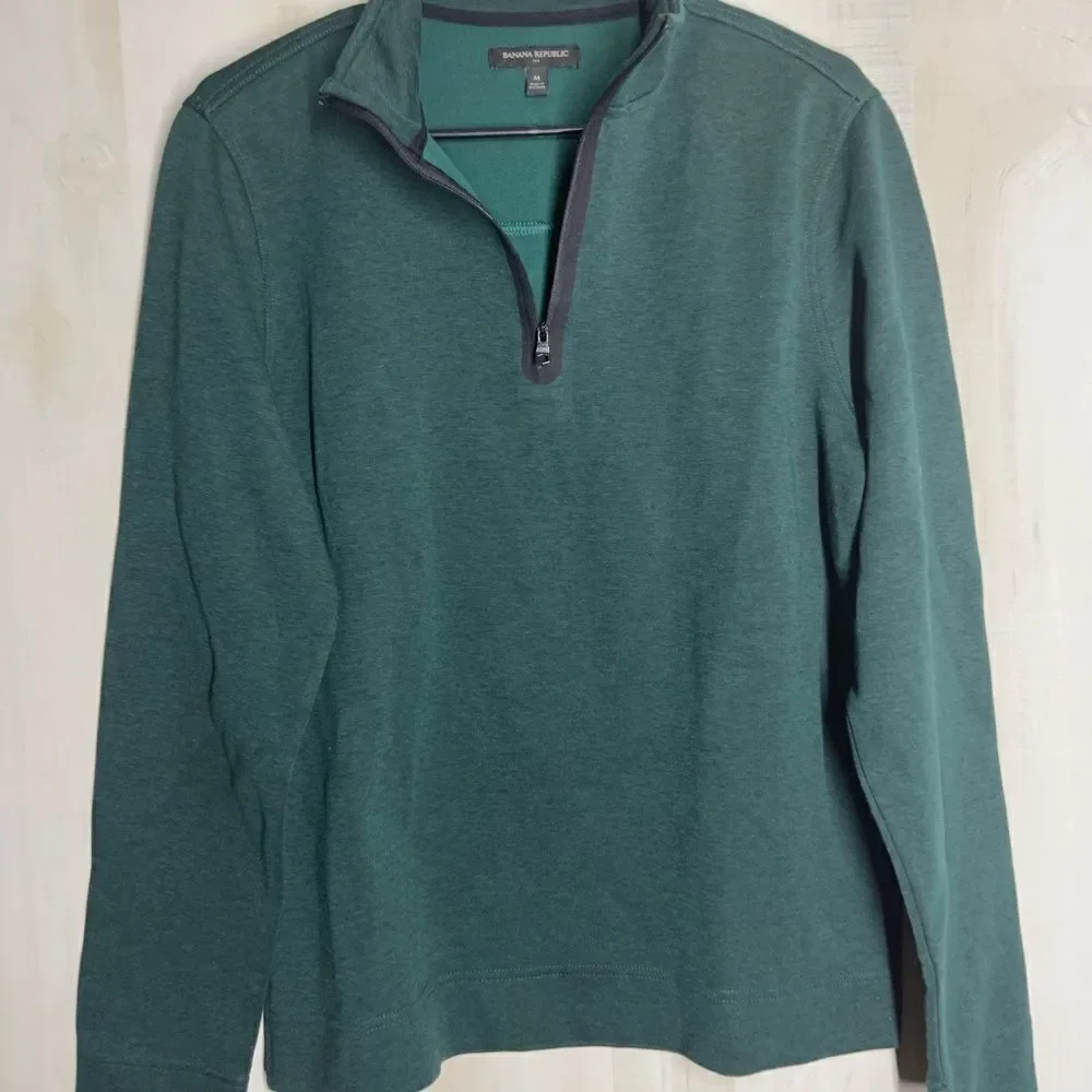 Banana‎ Republic forest Hunter green long sleeve pullover, size medium